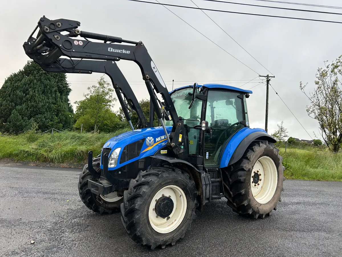 2019 New Holland T5-105 with Loader - Image 1
