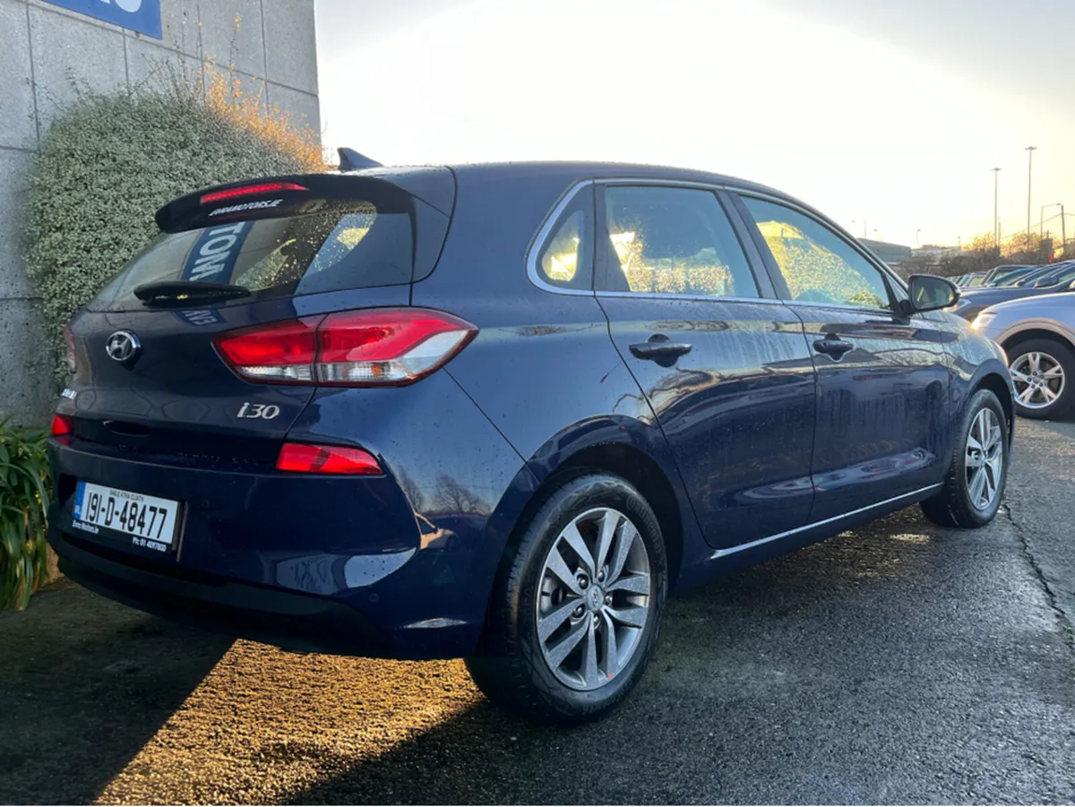 Hyundai i30 SE NAV T-GDI 1.0 PETROL //SAT NAV//REV - Image 4