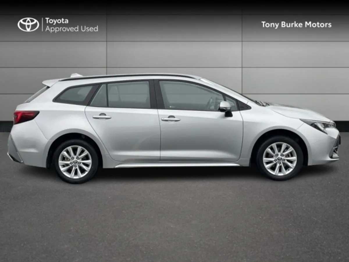 Toyota Corolla Tourer Estate Hybrid - Luna Edition - Image 3