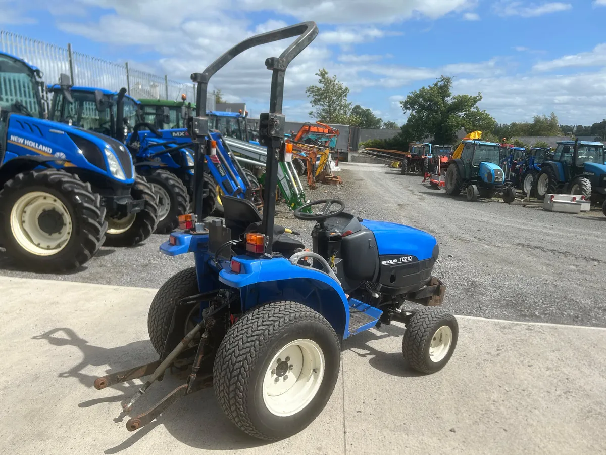 New Holland TC21 Compact Tractor - Image 4
