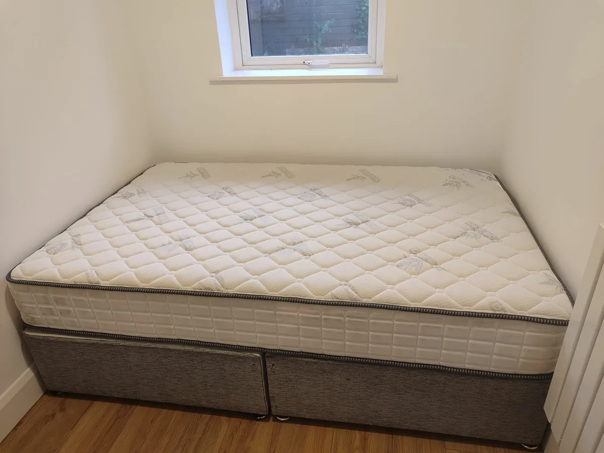 Furniture in great condition - Image 1