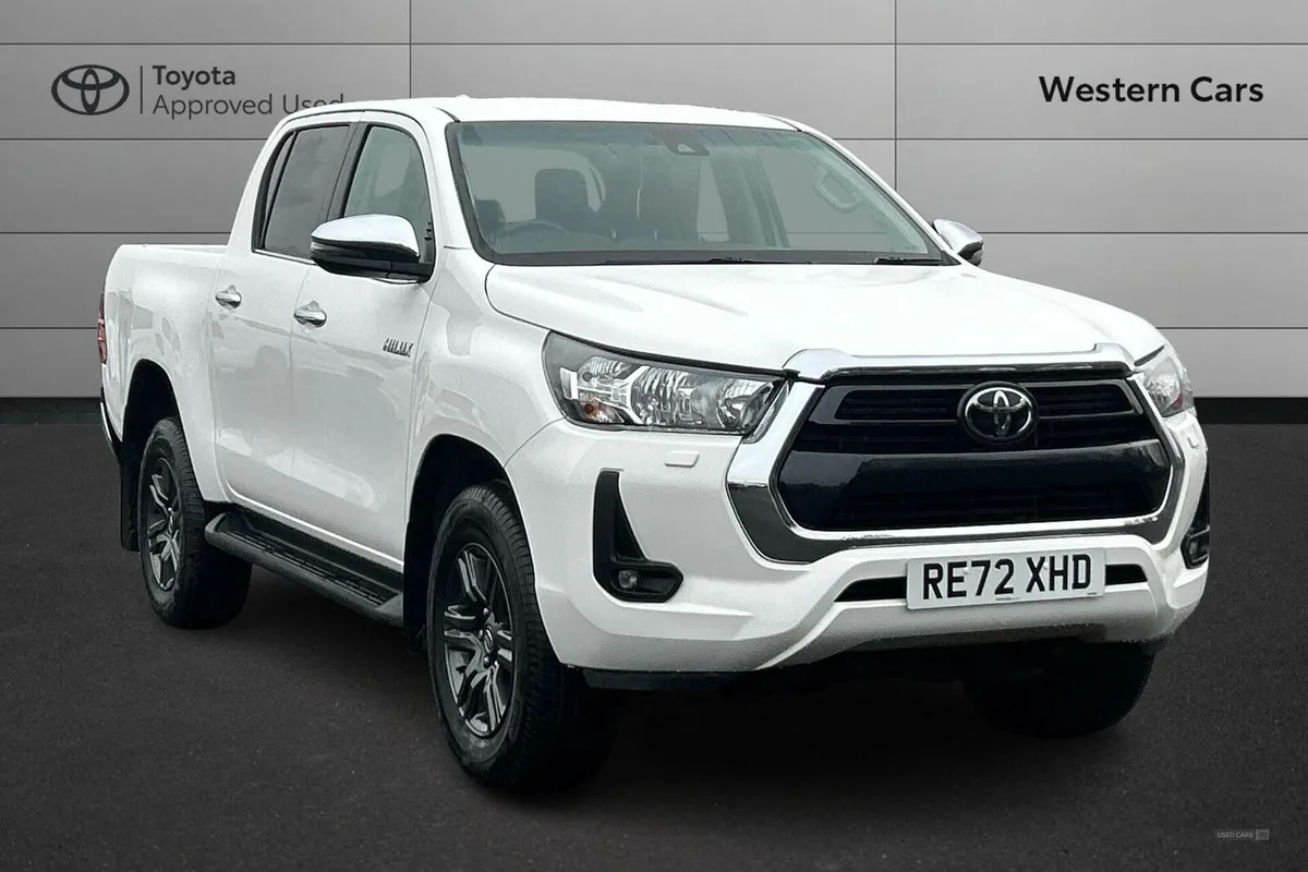Toyota Hilux 2.4 D-4D Icon 4WD Euro 6 (s/s) 4dr - Image 1