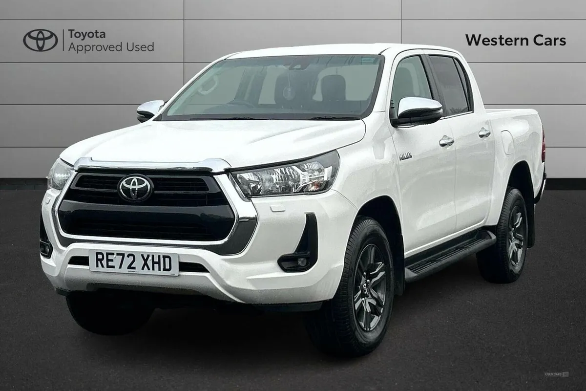 Toyota Hilux 2.4 D-4D Icon 4WD Euro 6 (s/s) 4dr - Image 3