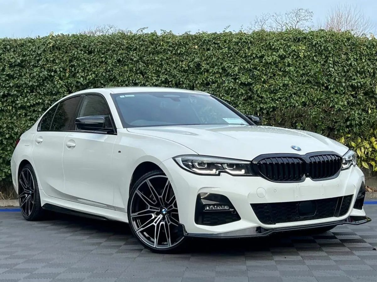 BMW 3-Series 330e M-SPORT COMPETITION 2.0 HYBRID / - Image 1