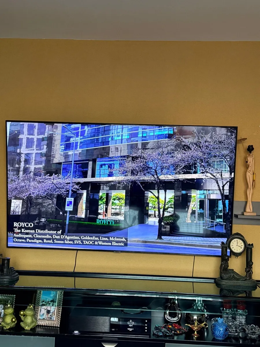 Samsung TV 65’’ - Image 1