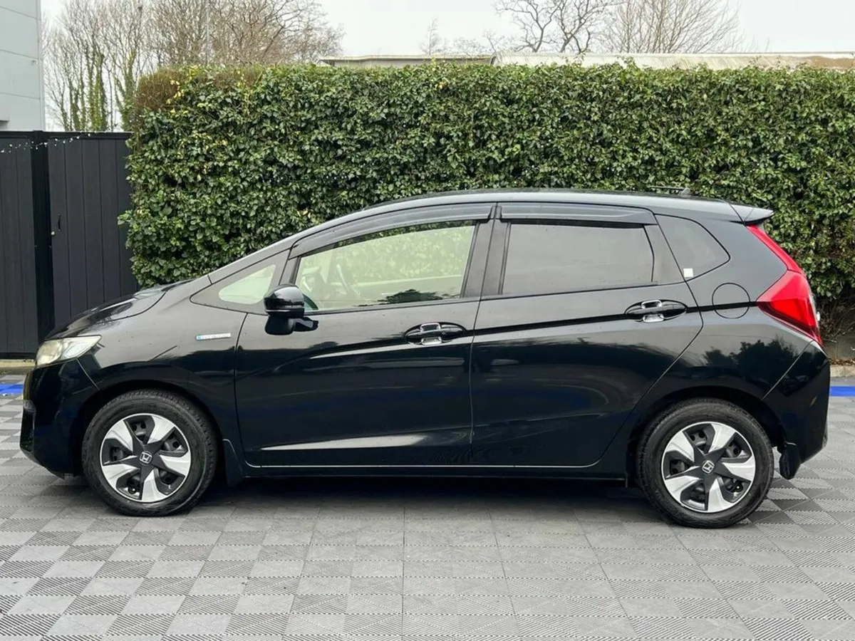 Honda Fit L-PACKAGE 1.5 HYBRID // SERVICE HISTORY - Image 3