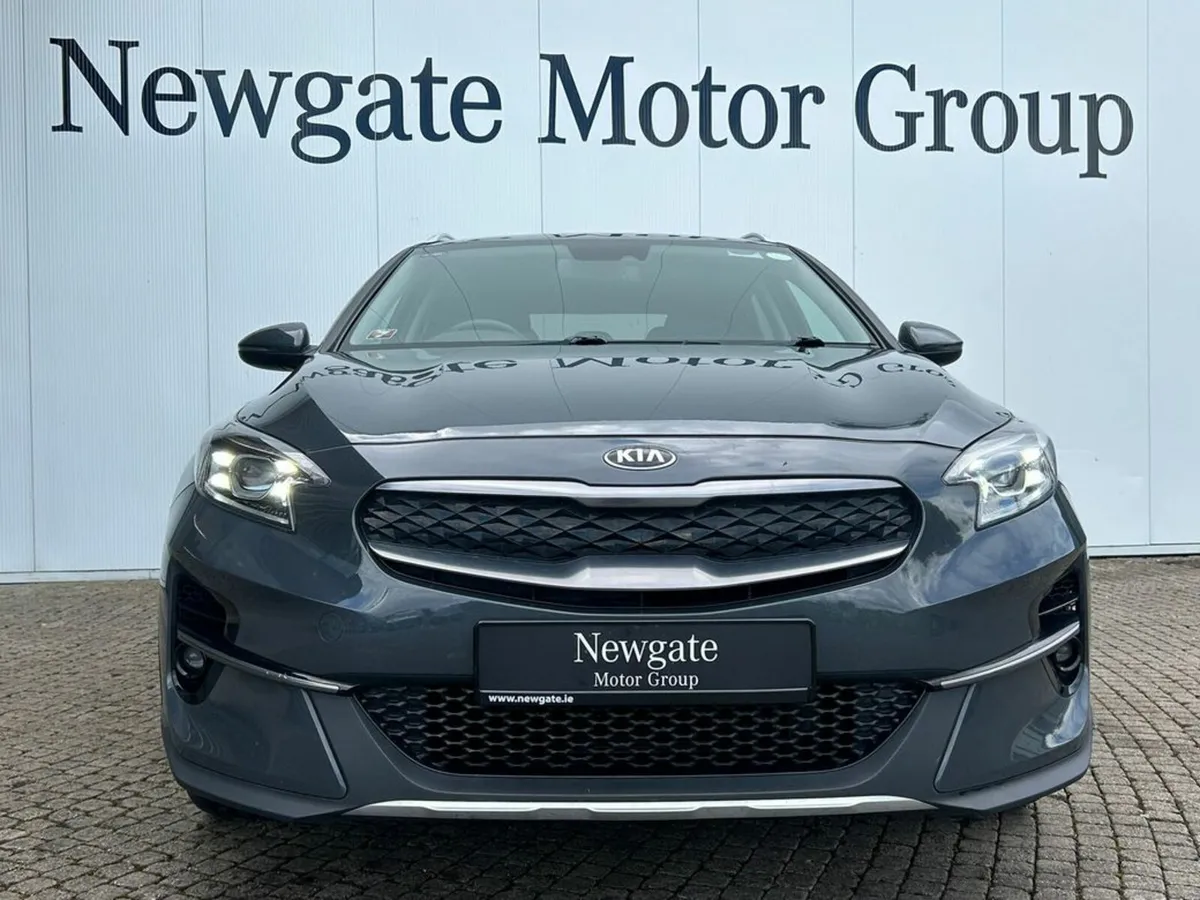 Kia XCeed Phev 5DR Auto - Image 3