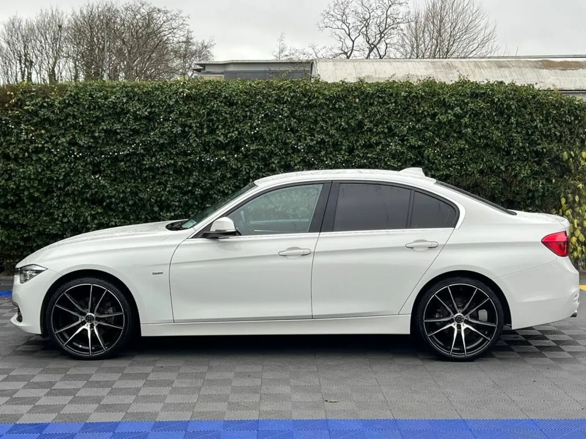 BMW 3-Series 320d LUXURY-LINE // SERVICE HISTORY / - Image 3