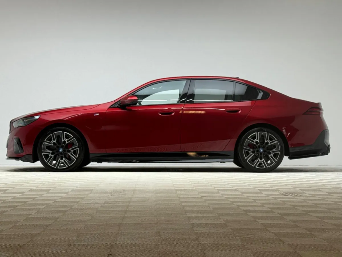 BMW 5-Series 550E M SPORT PRO XDRIVE - Image 4