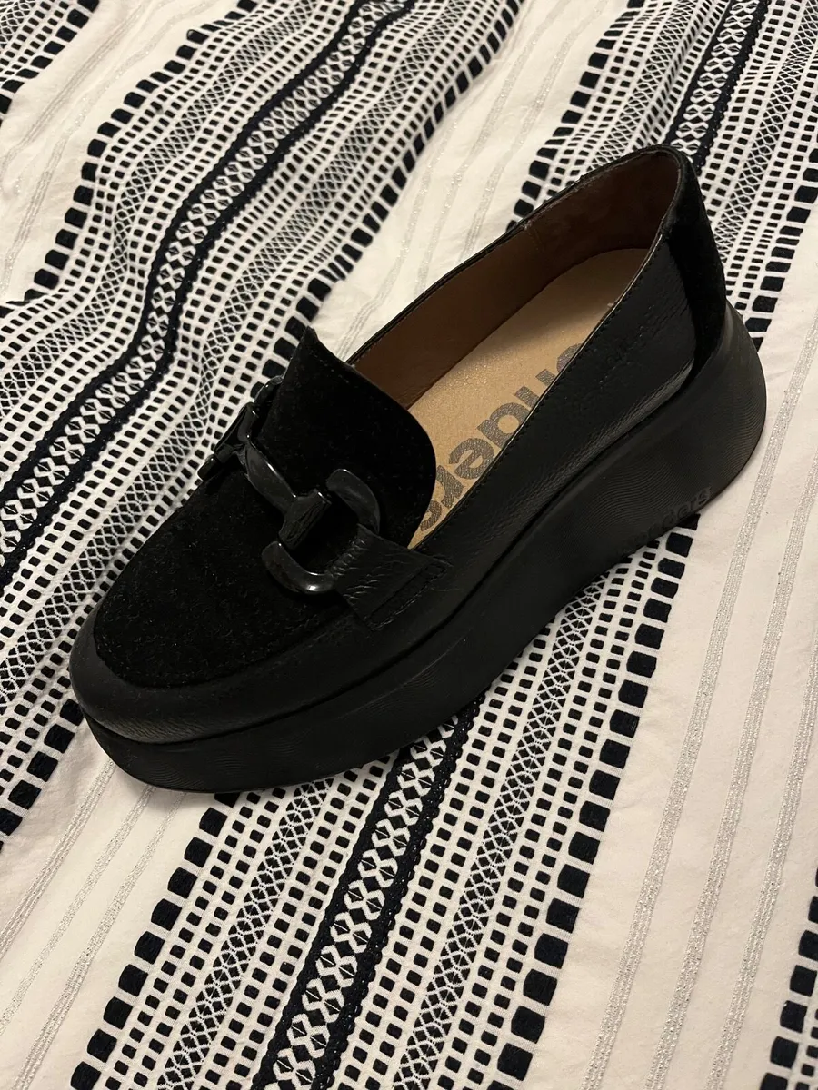 Black slip on Wonder shoes - Image 1