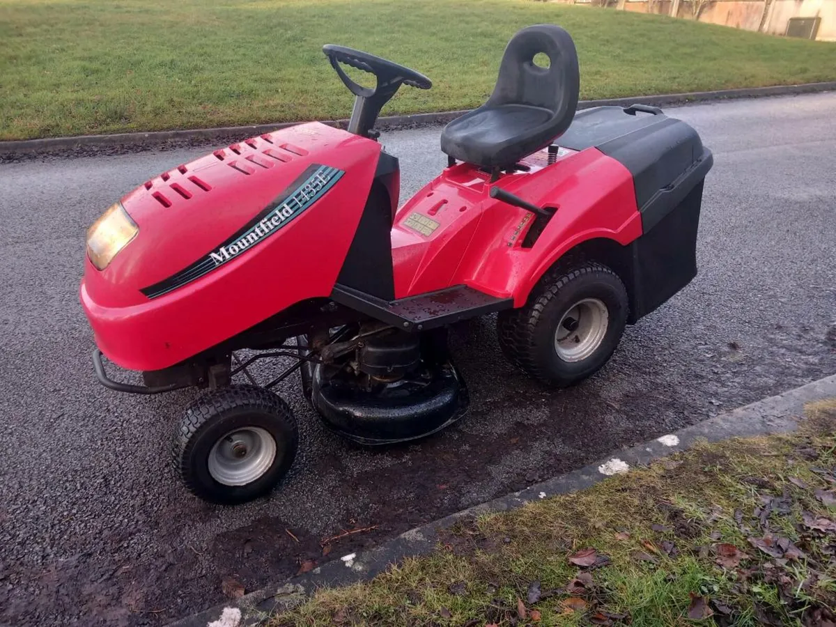 Ride on lawnmower - Image 1