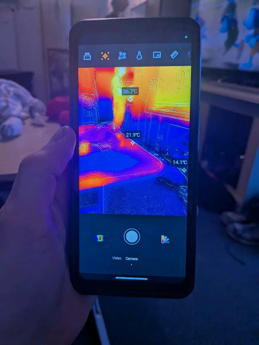 Armor 25T Thermal Imaging Smartphone - Image 2