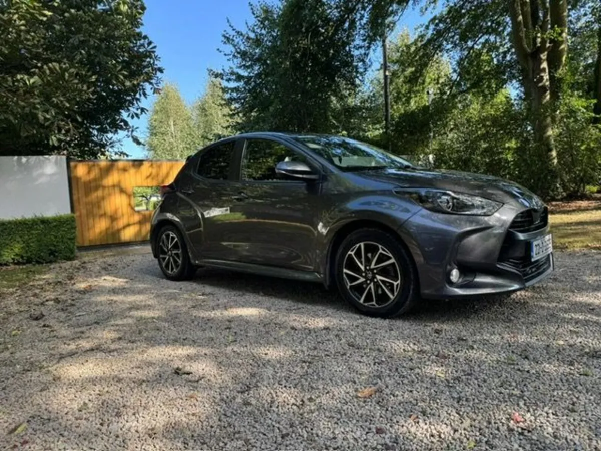 Toyota Yaris 2022 Luna Sport 1.5L hybrid petrol - Image 3