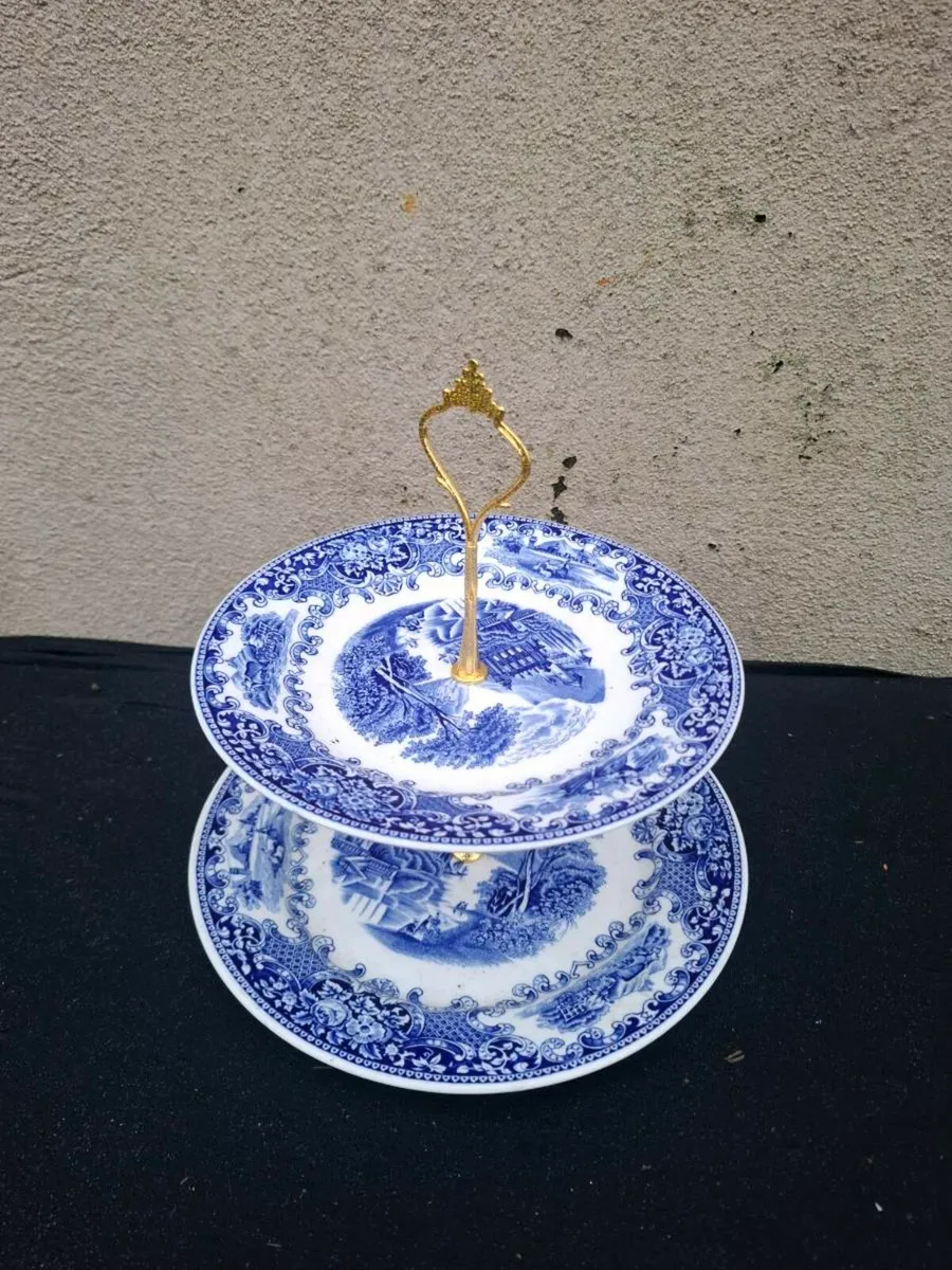 2 tiers blue cake stand