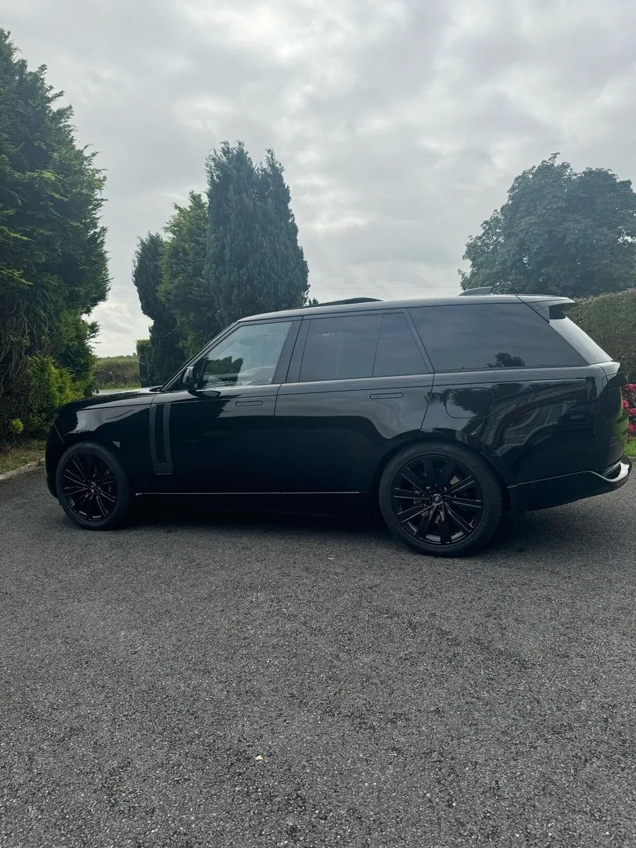 Range Rover - Image 2