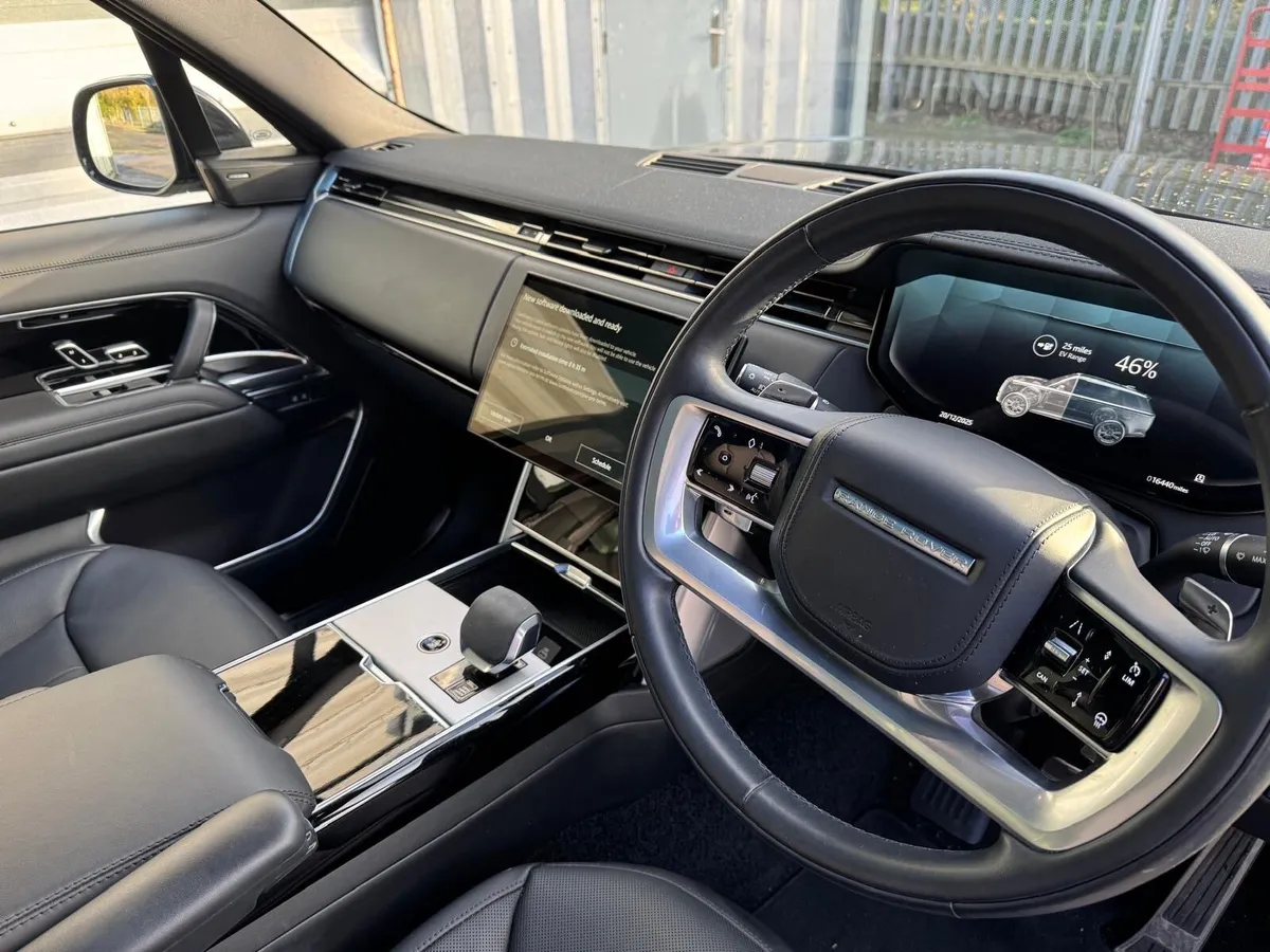 Range Rover - Image 3