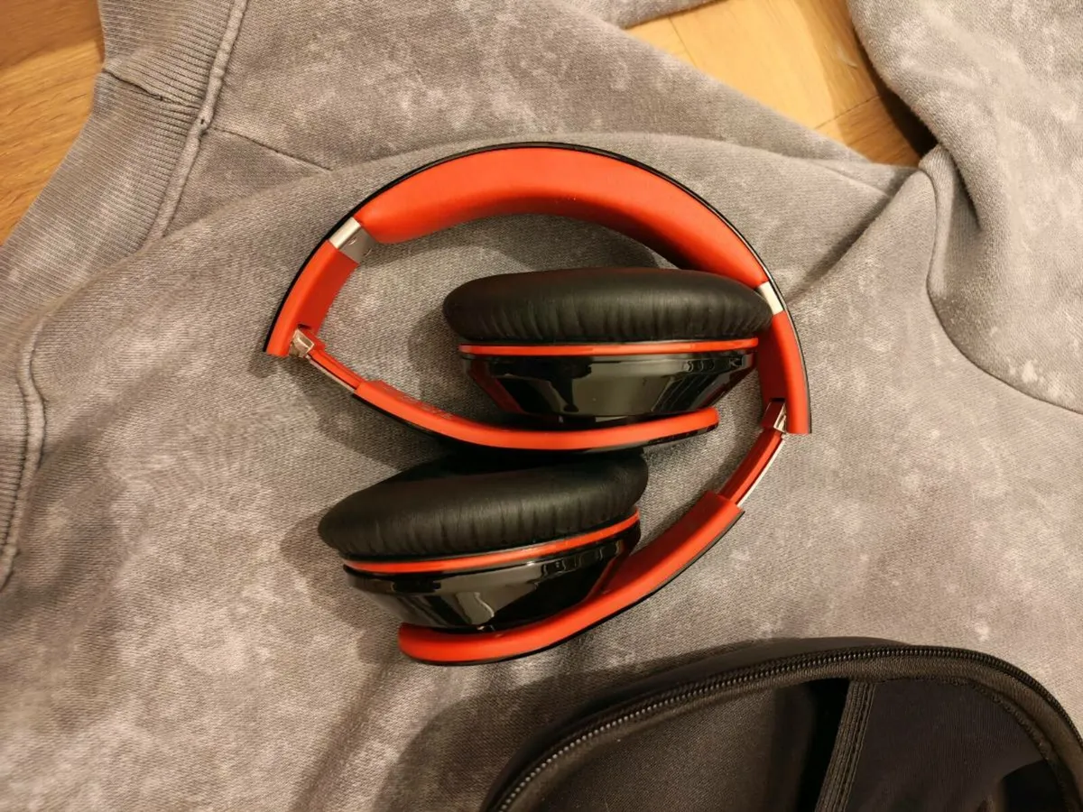 Bluetooth headphones - Image 3
