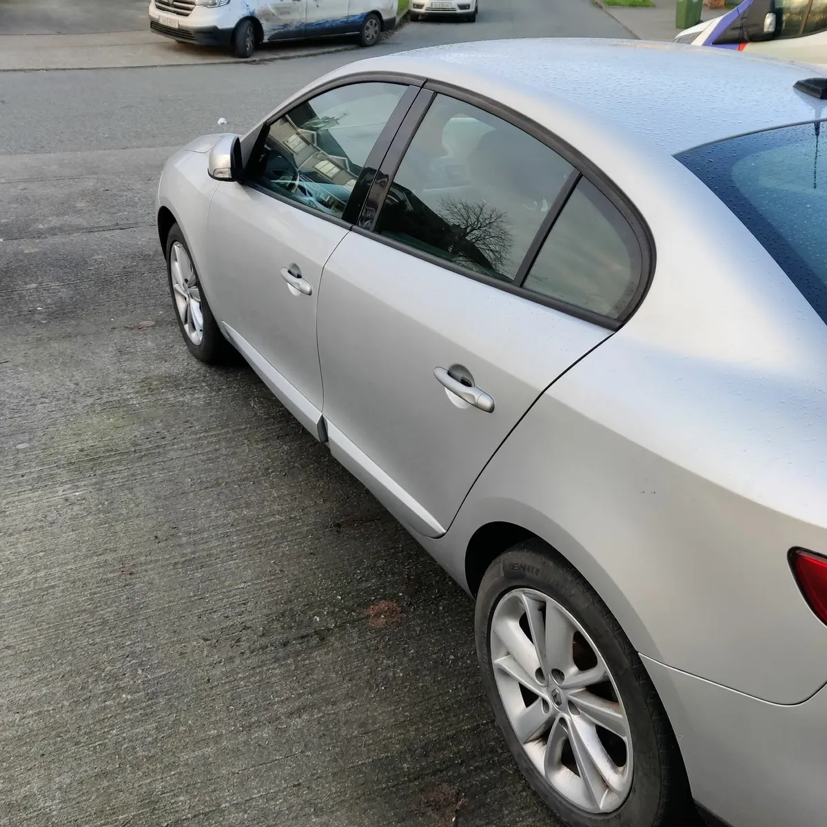 Renault Fluence 2013 - Image 2