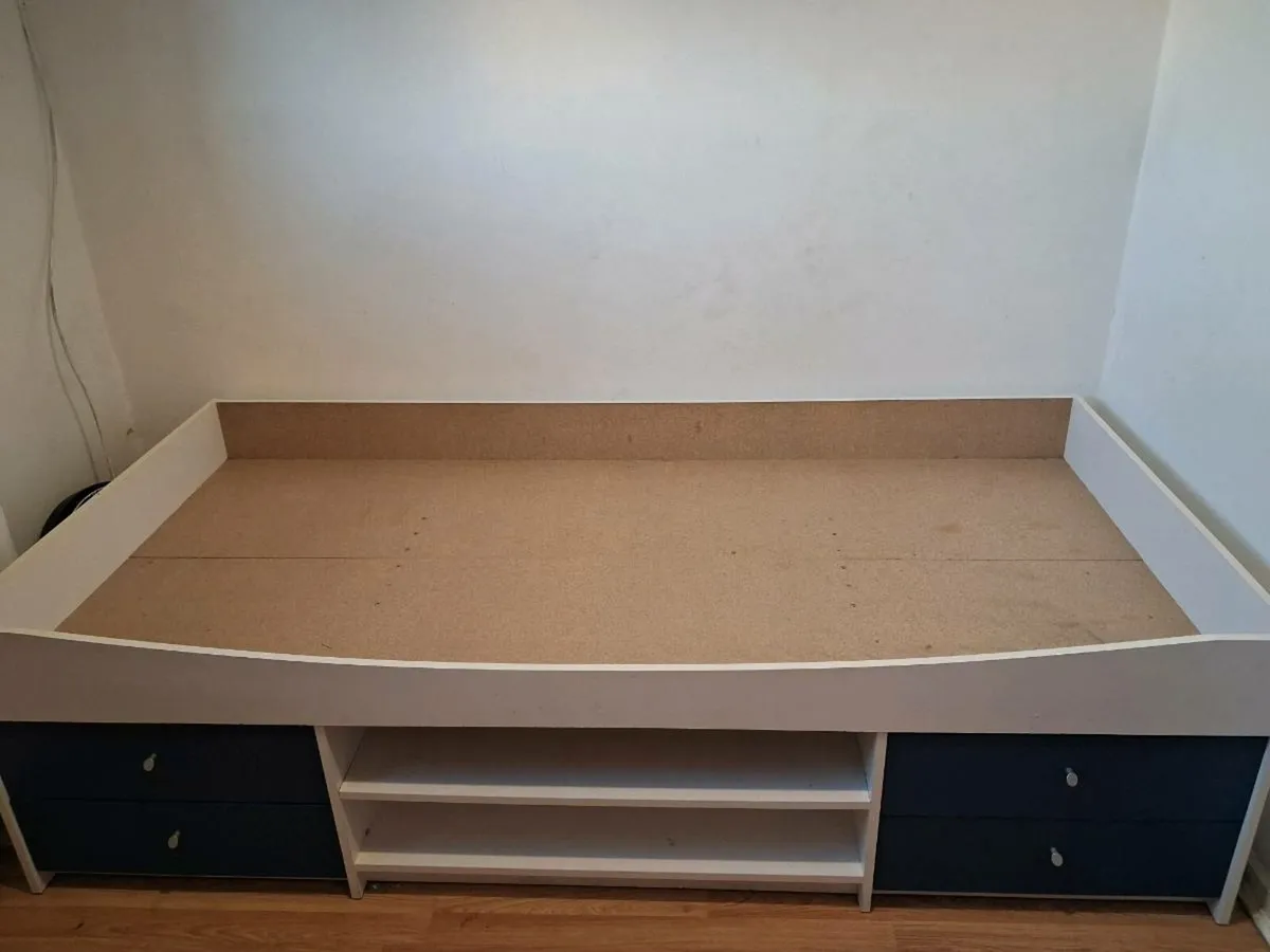 Boys bed - Image 1