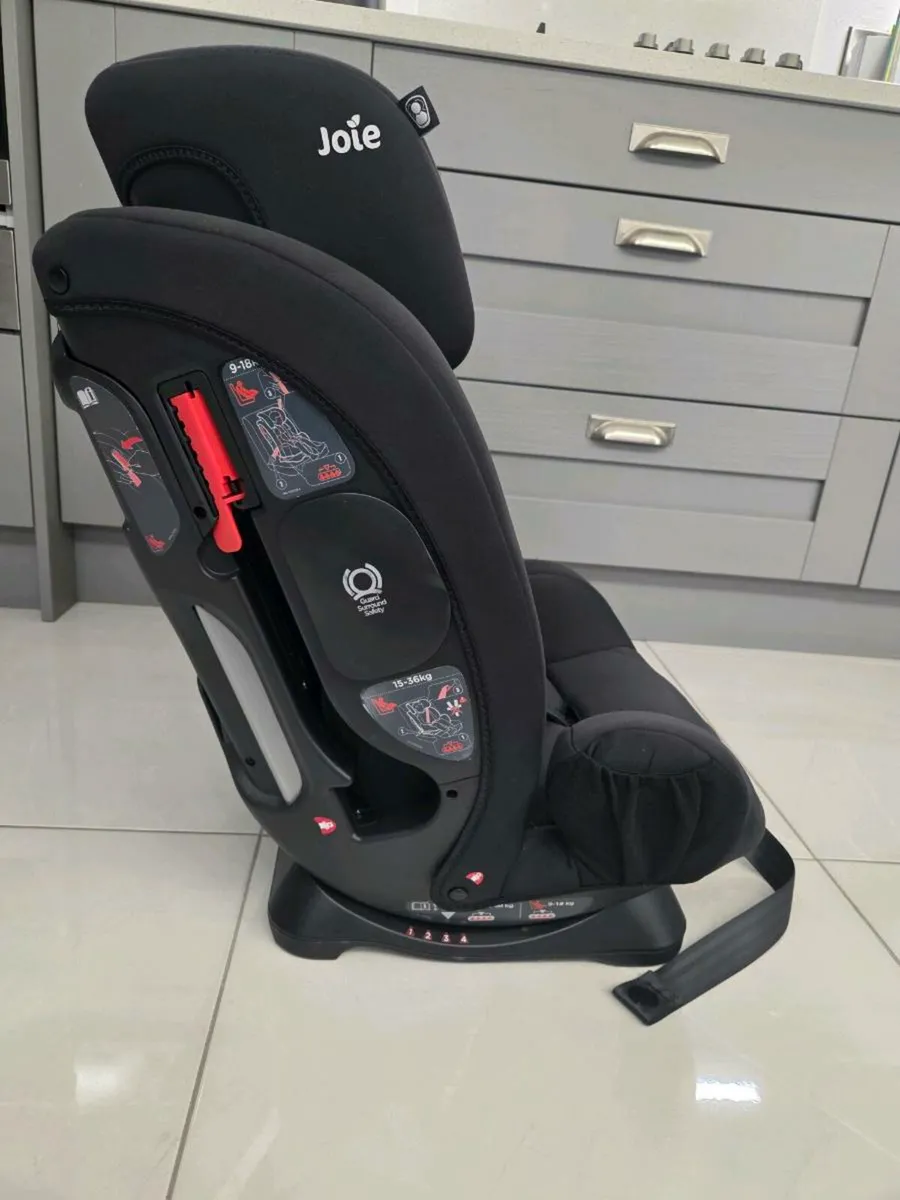 Joie Fortifi Group 1-2-3 Car Seat - Image 2