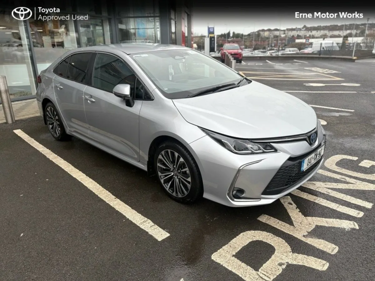 Toyota Corolla COROLLA LUNA SPORT SALOON - Image 1