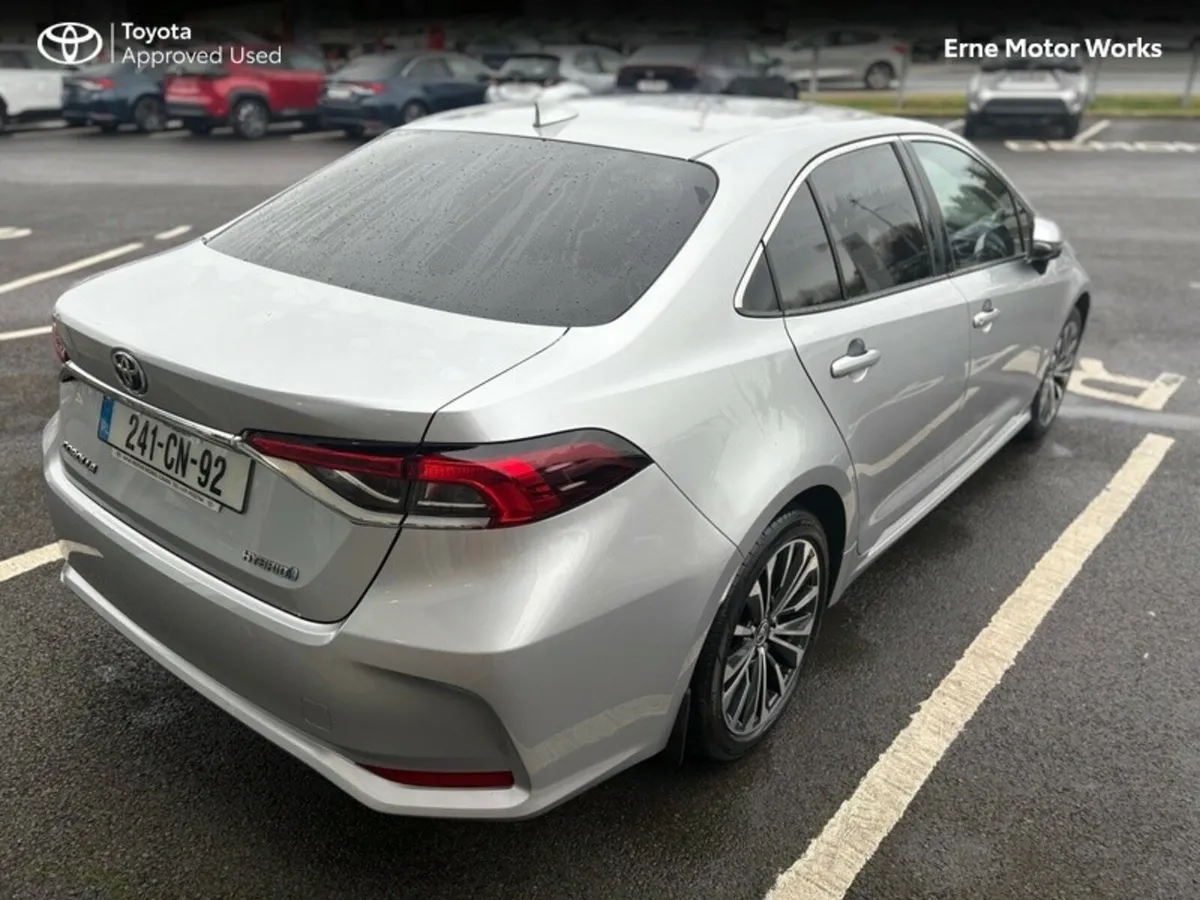 Toyota Corolla COROLLA LUNA SPORT SALOON - Image 2