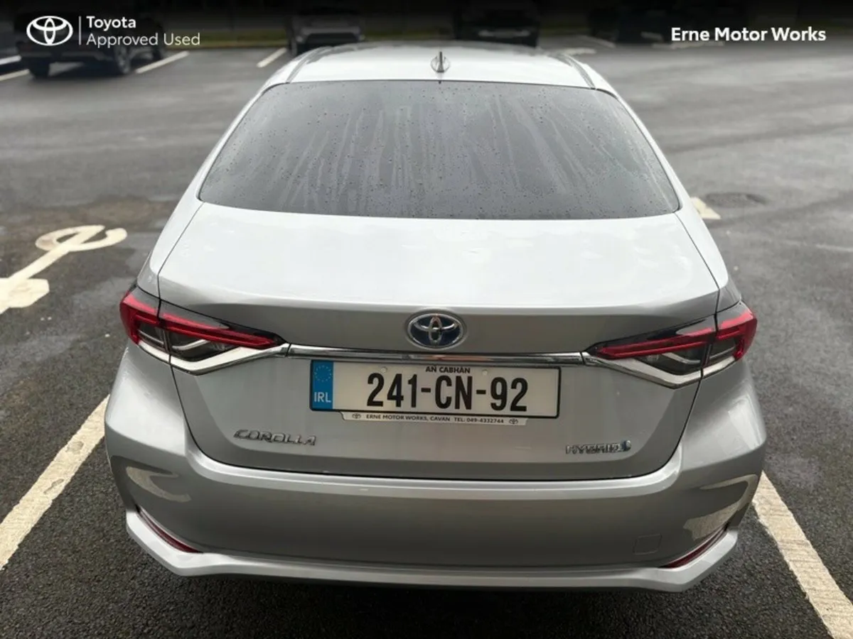 Toyota Corolla COROLLA LUNA SPORT SALOON - Image 4