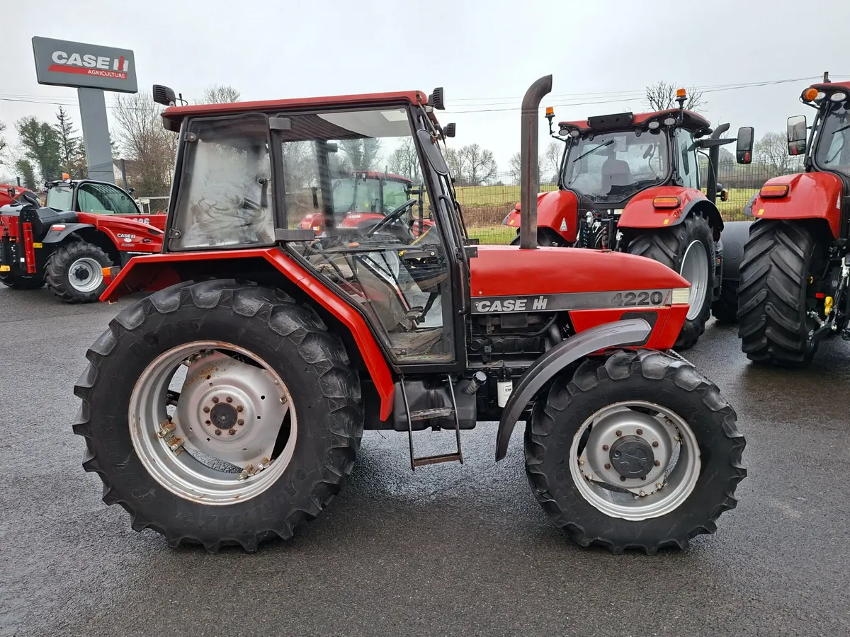 CASE 4220 - Image 4