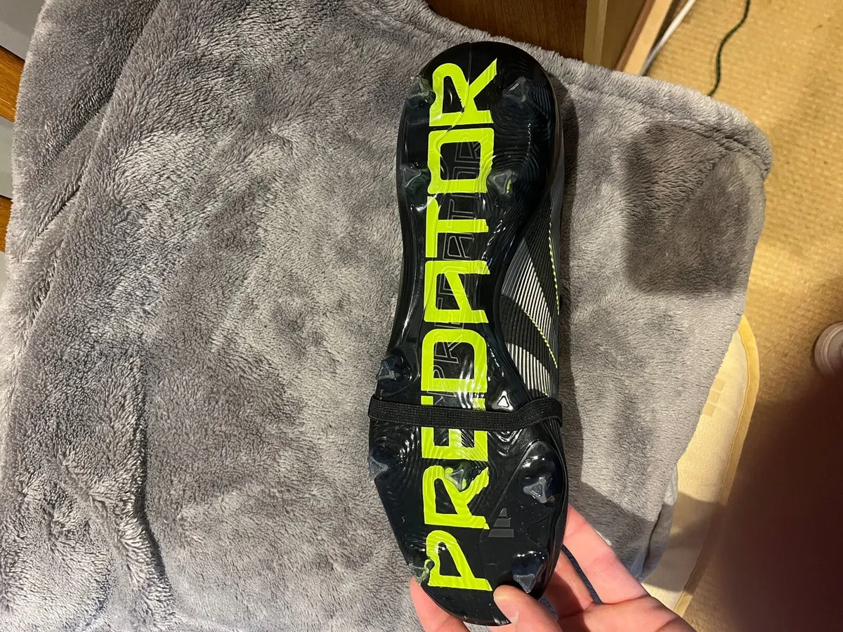 Football boots - Image 2