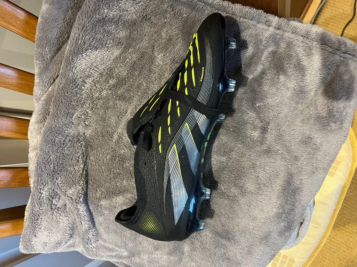 Football boots - Image 4