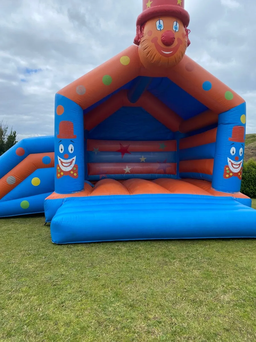 Bouncy castle - Image 1