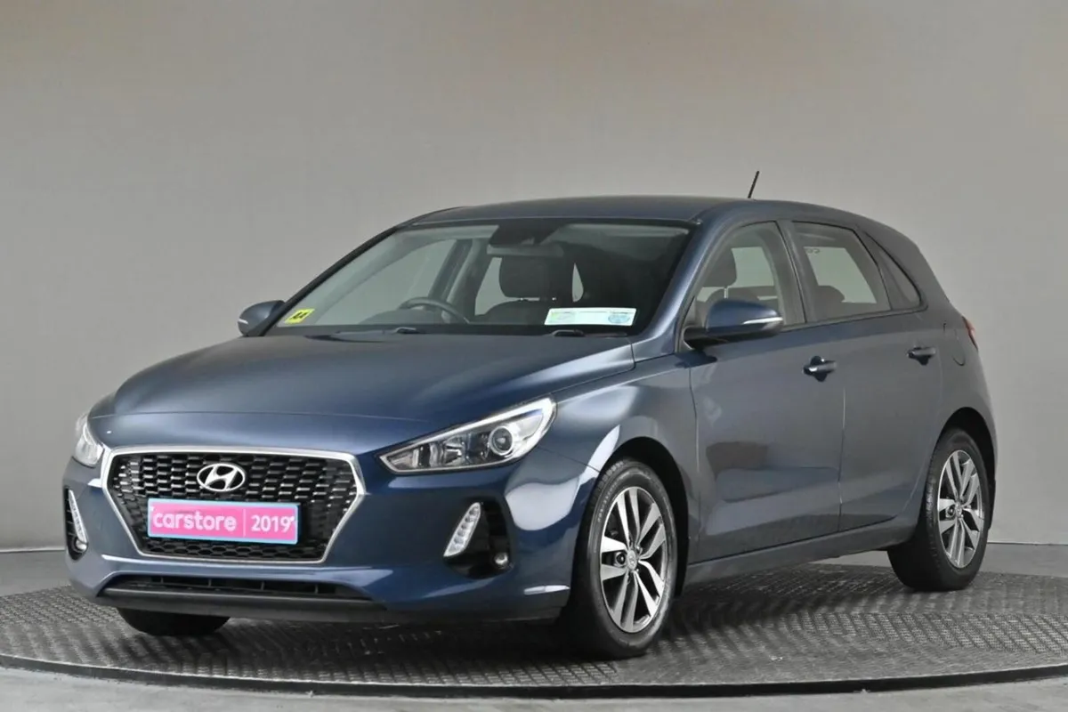Hyundai i30 1.4 DELUXE 6SPD **REVERSE CAM** - Image 3