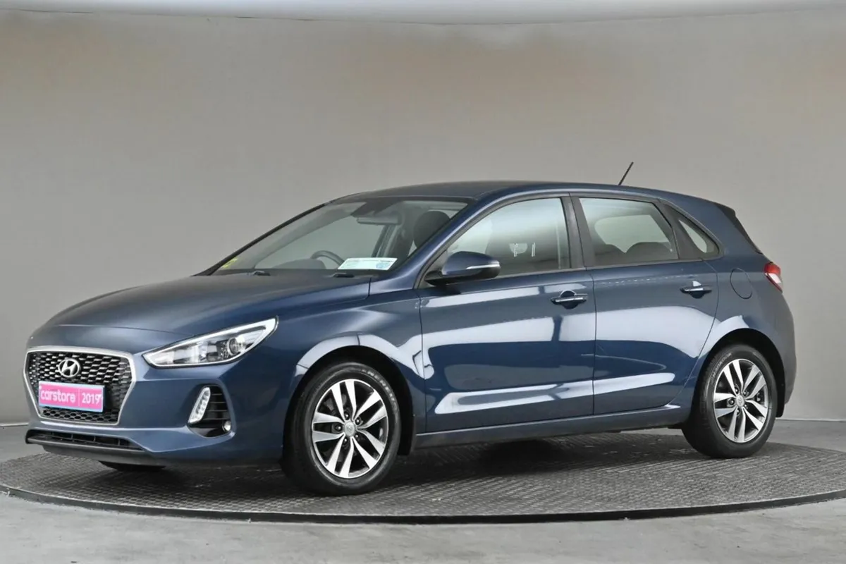 Hyundai i30 1.4 DELUXE 6SPD **REVERSE CAM** - Image 4