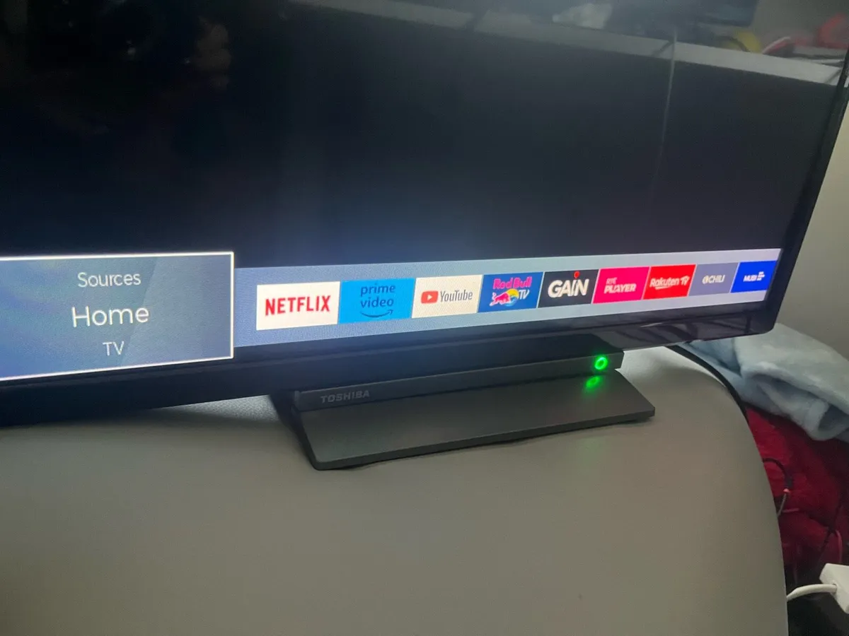 Toshiba 24inch tv - Image 1