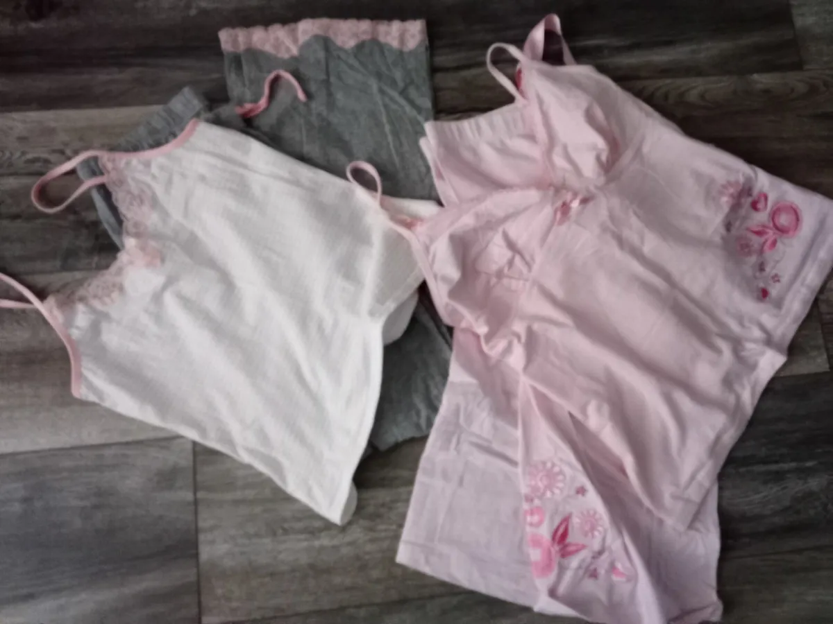(Free) Women's Pyjamas x 2. - Image 1
