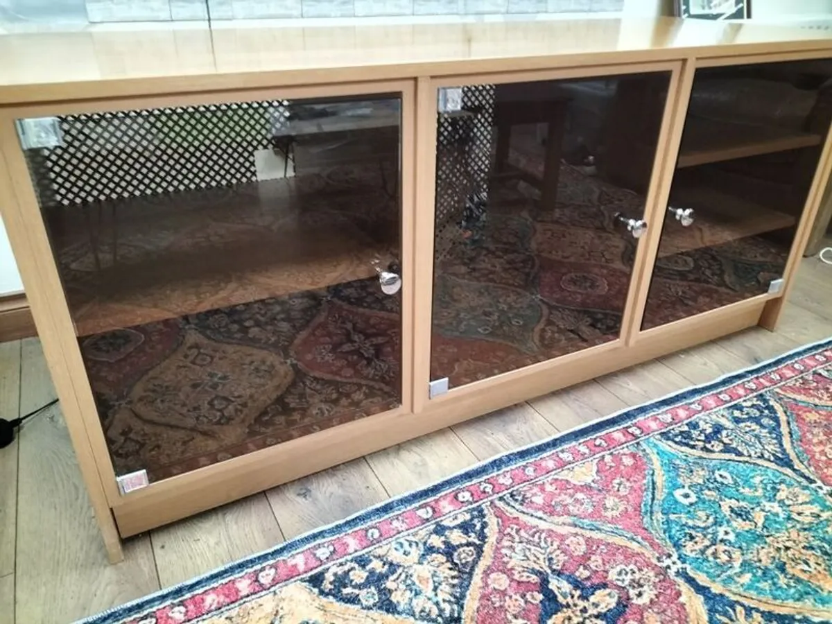 Tv/Hifi entertainment unit. - Image 1