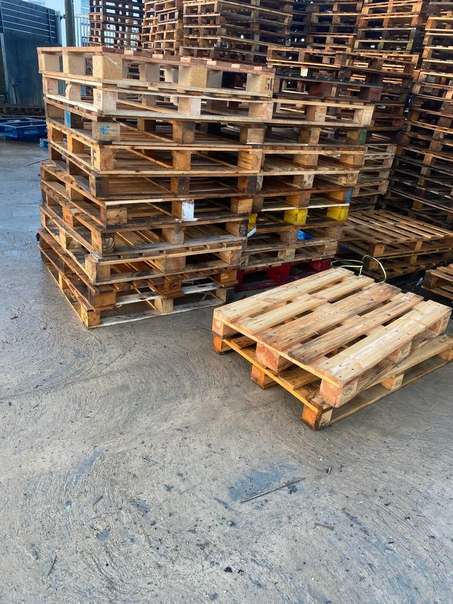Wooden pallets - Image 2