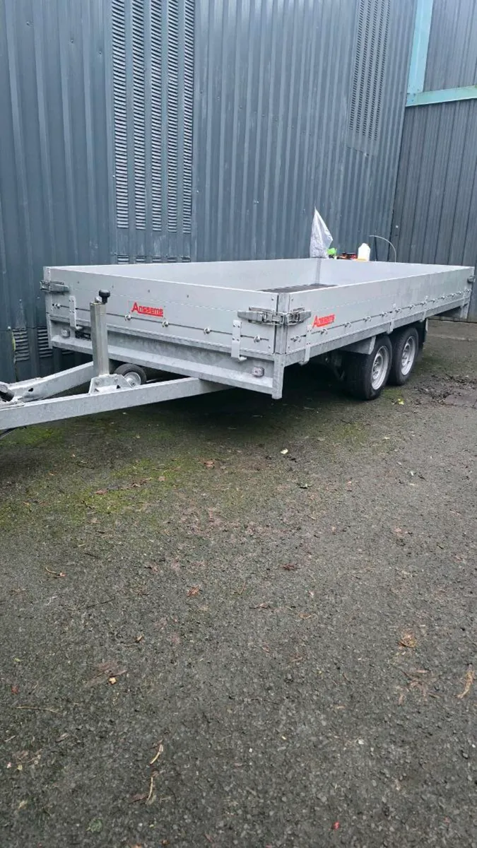 Large flatbed trailer - Image 1