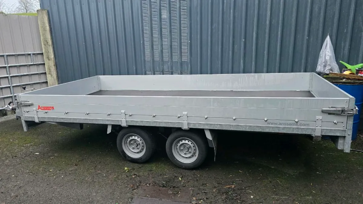 Large flatbed trailer - Image 3