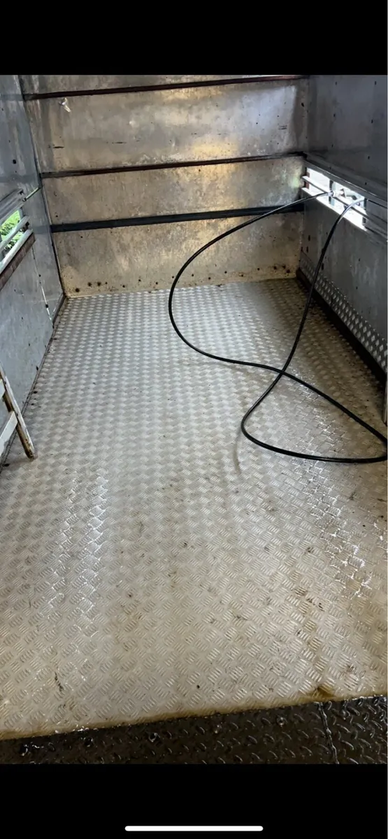 12x6 Ifor Williams cattle trailer - Image 2