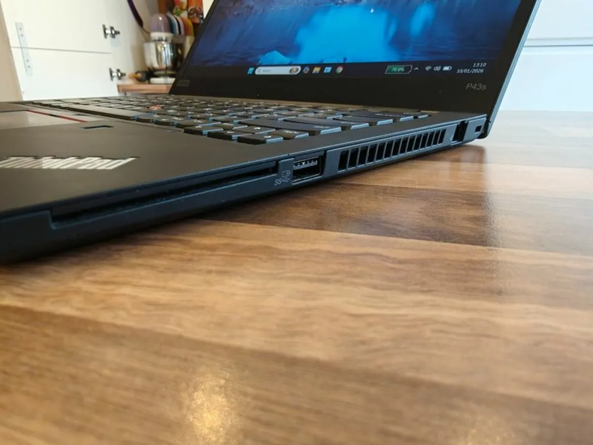 Lenovo Thinkpad P43s | i7 | 32GB | 14" Touchscreen - Image 2
