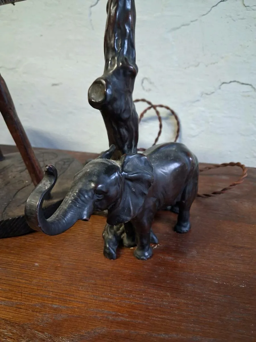 African wood carvings - Image 2