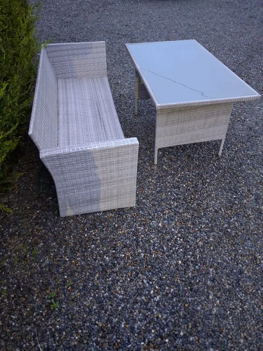 Garden furniture - Image 1