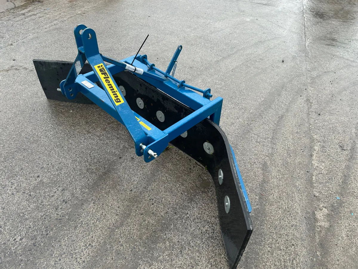 New Fleming Yard Scraper - Image 2