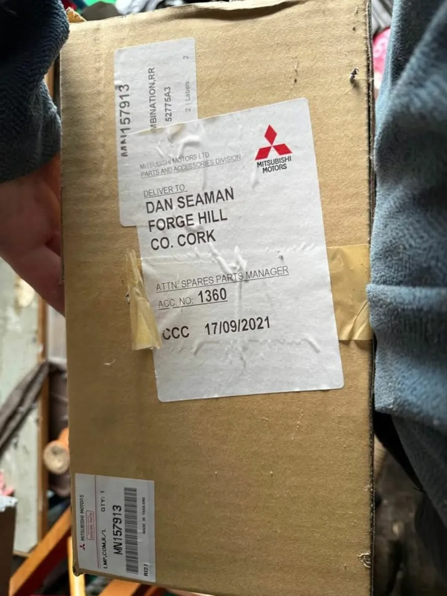 Mitsubishi L200 tail lights new  2014 - Image 2