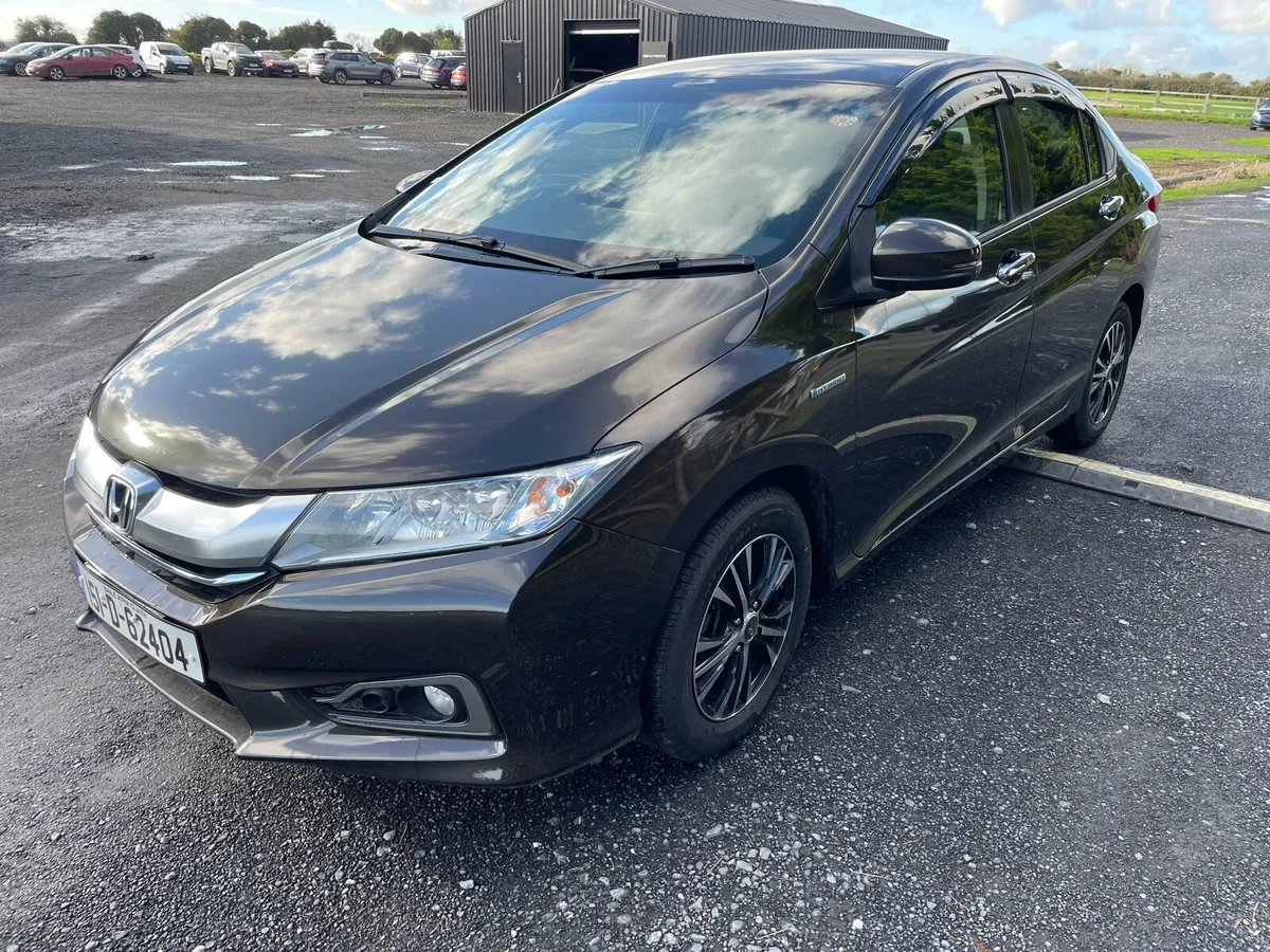 Honda Grace 1.5 Hybrid Saloon - Image 3