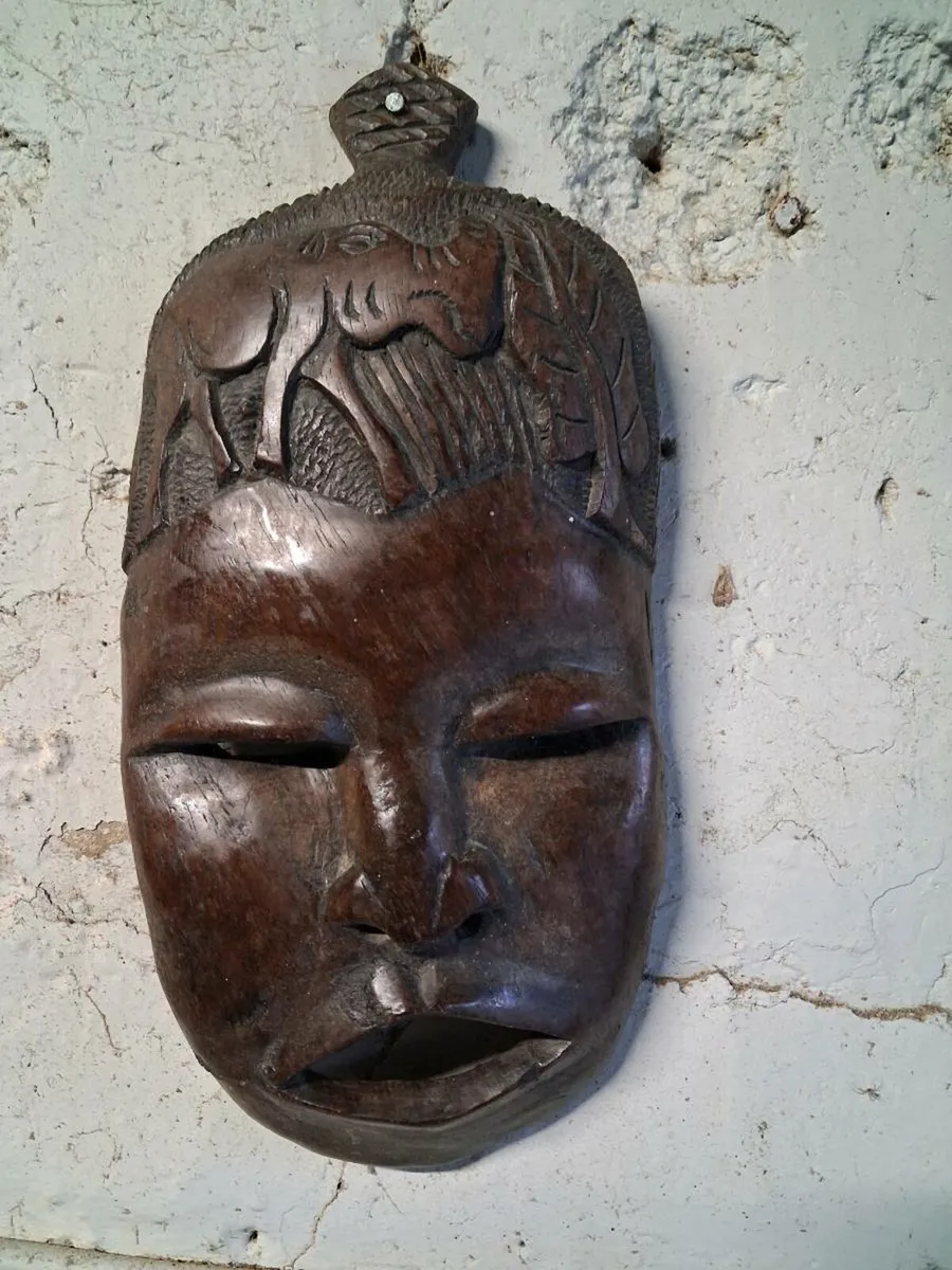 African face carving - Image 1