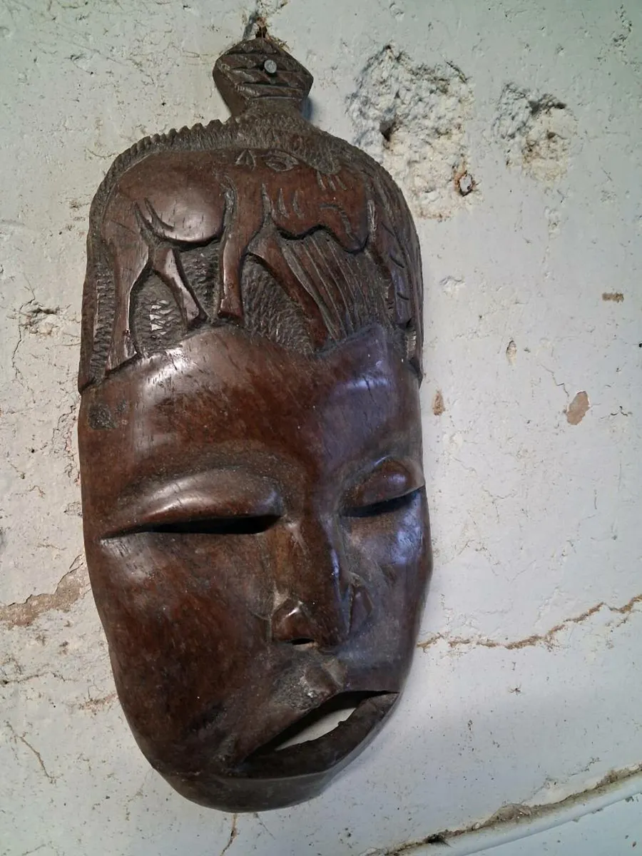 African face carving - Image 2