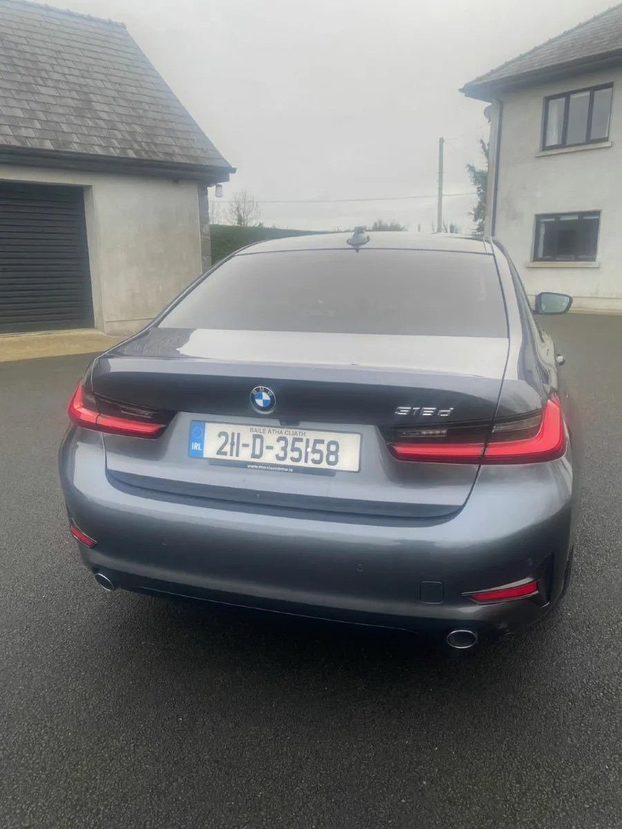 BMW 3-Series 2021 - Image 2