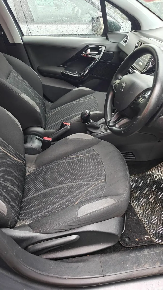 Peugeot 208 2013 - Image 3